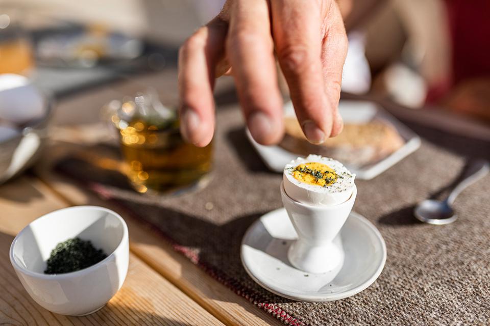 Frühstücksei mit Kräutersalz Frühstücksei mit Kräutersalz